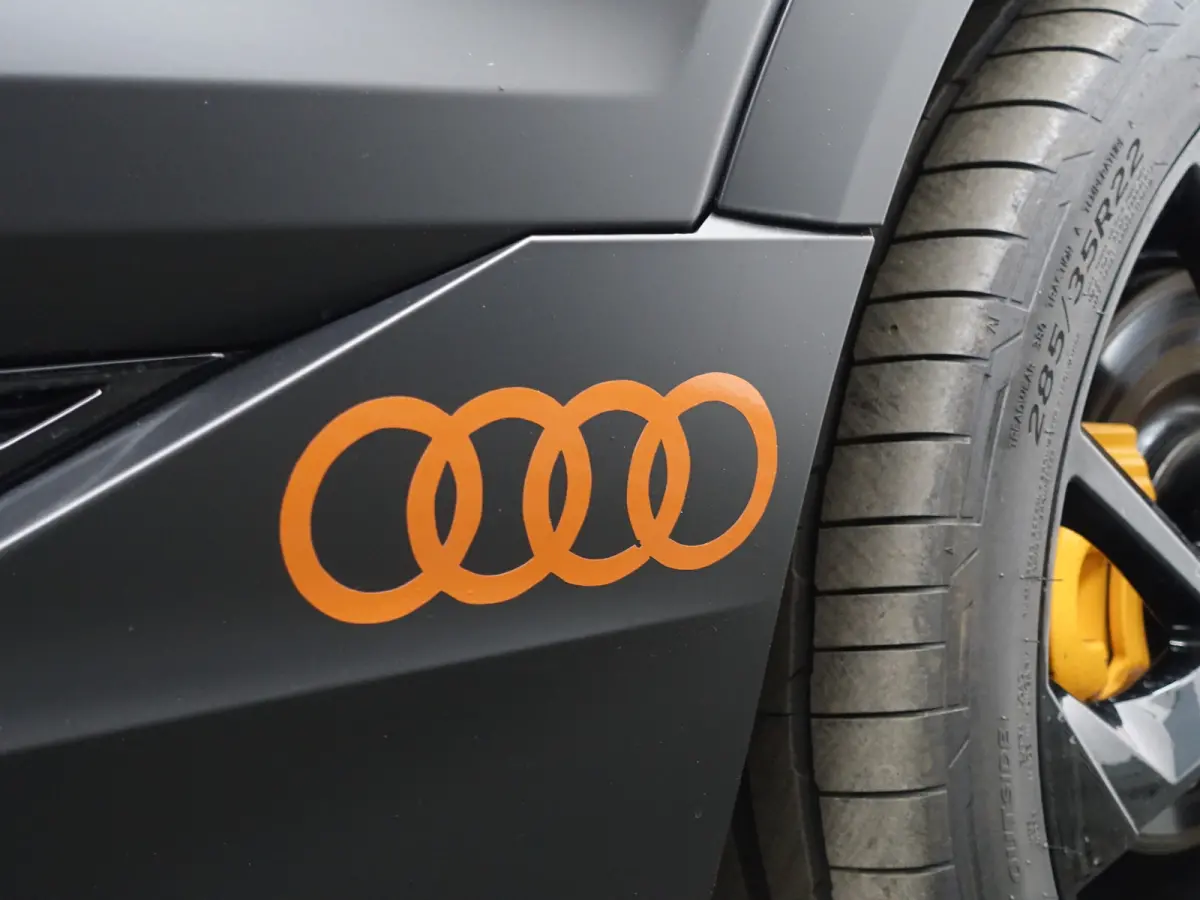 e-tron 55 quattro advanced 95 kWh- SOH 91%, Bang Olufsen, 2x Laadpoort, Camera Spiegels, 360 Camera, Panoramadak