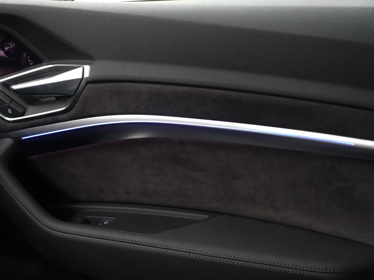 e-tron 55 quattro advanced 95 kWh- SOH 91%, Bang Olufsen, 2x Laadpoort, Camera Spiegels, 360 Camera, Panoramadak