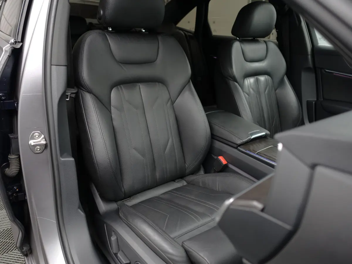 55 TFSI 400pk Quattro S Competition Aut- Bang Olufsen, Memory Seats, Stuur/Stoelverwarming, Sfeerverlichting, Dynamic Select, 360 Camera