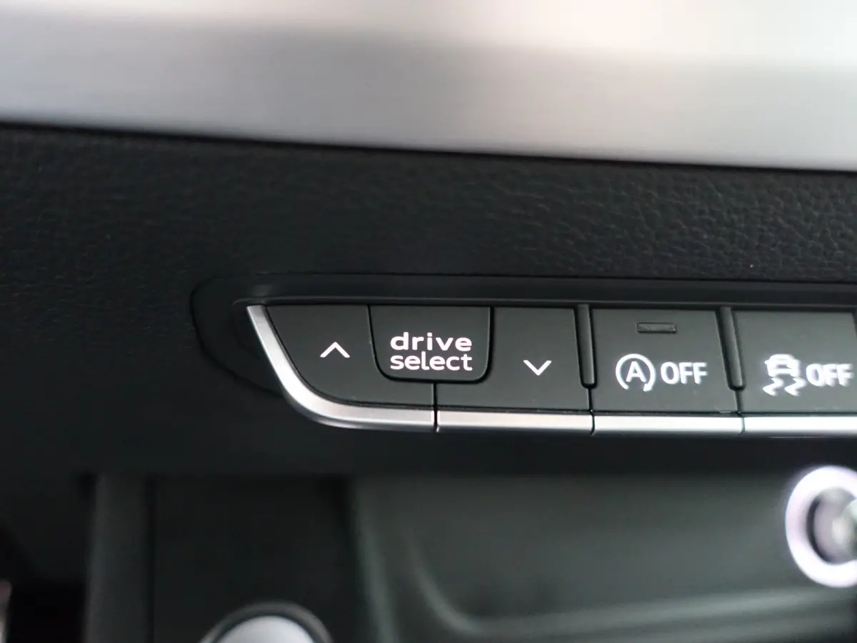 40 TFSI S line Black Optic Aut- Xenon Led, Dynamic Select, Keyless, Sfeerverlichting, Navigatie, Park Assist