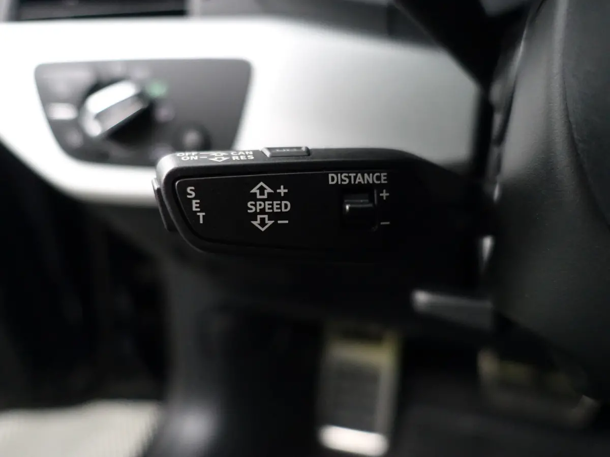 2.0 TFSI S Line Black Optic Aut- Memory Seats, Ada Cruise, Dynamic Select, Keyless, Camera, Sport Interieur