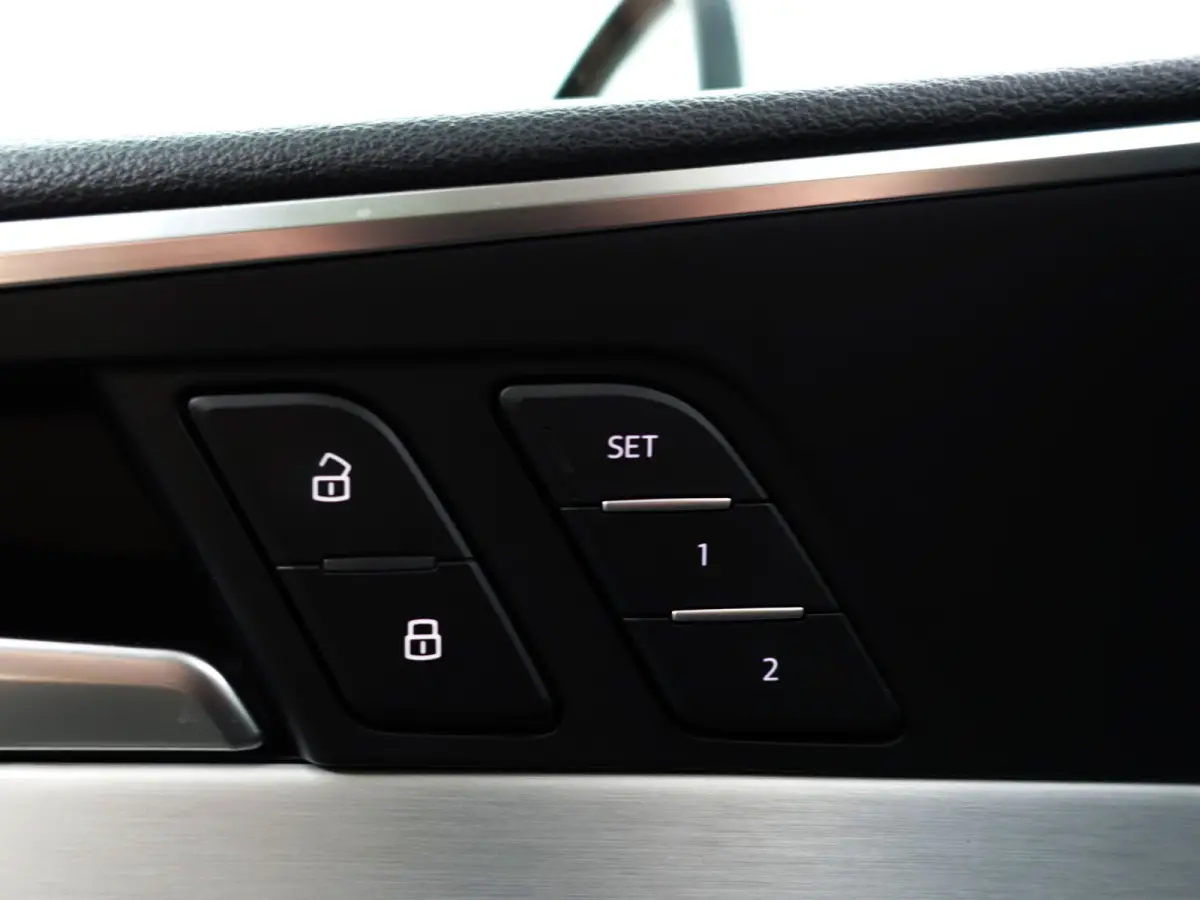 2.0 TFSI S Line Black Optic Aut- Memory Seats, Ada Cruise, Dynamic Select, Keyless, Camera, Sport Interieur