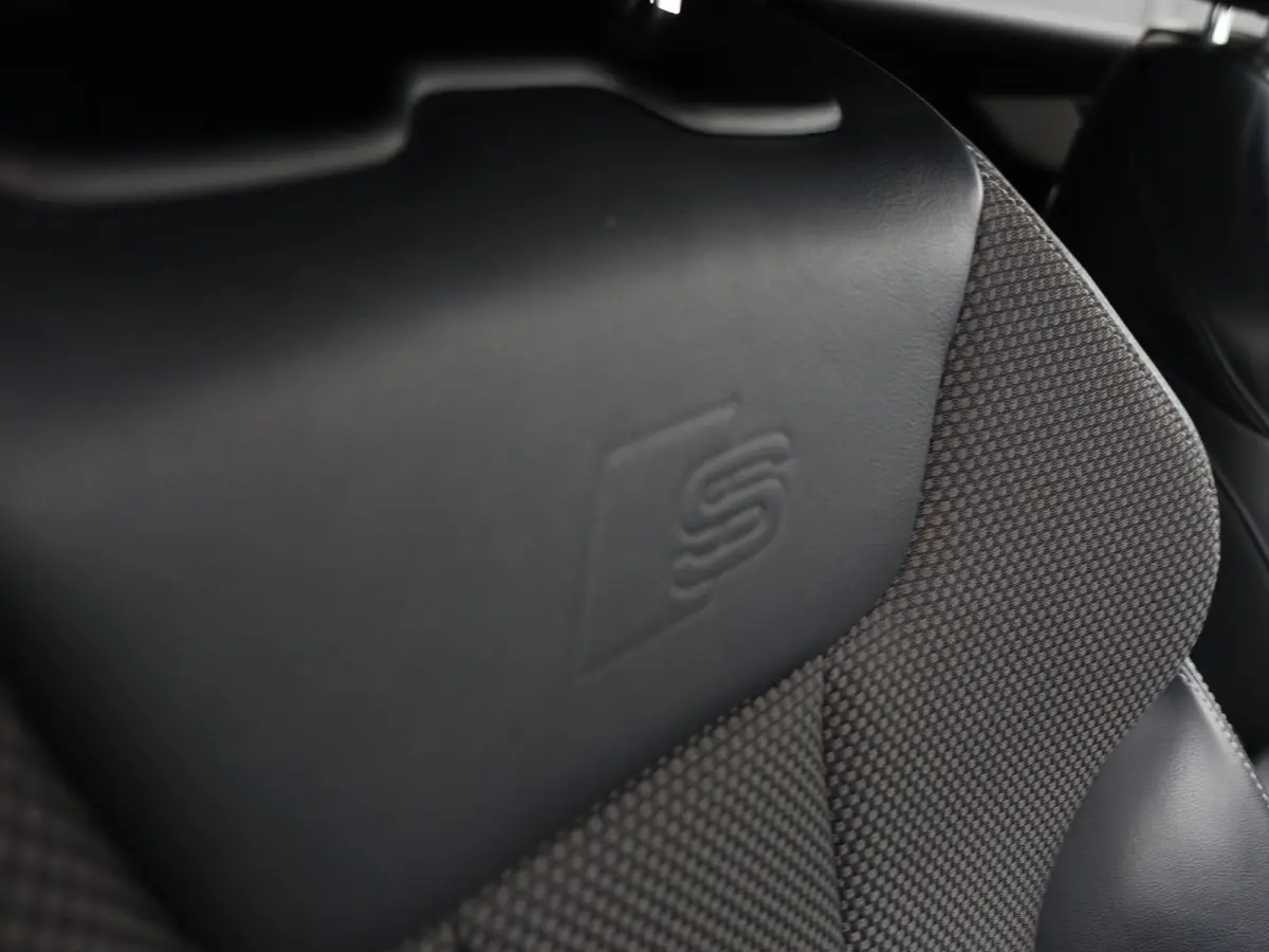 2.0 TFSI S Line Black Optic Aut- Memory Seats, Ada Cruise, Dynamic Select, Keyless, Camera, Sport Interieur