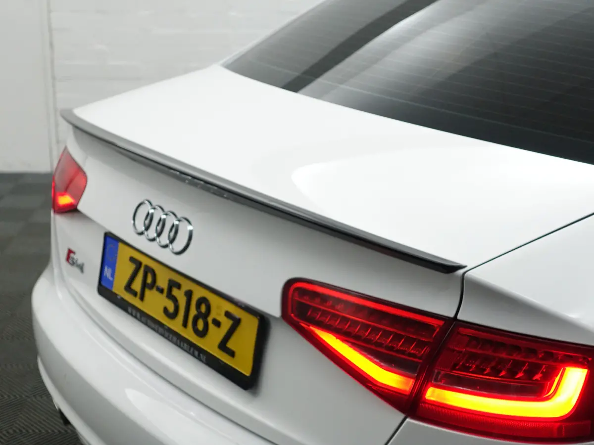 3.0 TFSI S4 quattro Pro Line- Schuifdak, Carbon, Memory Seats, Spoiler Design Pakket