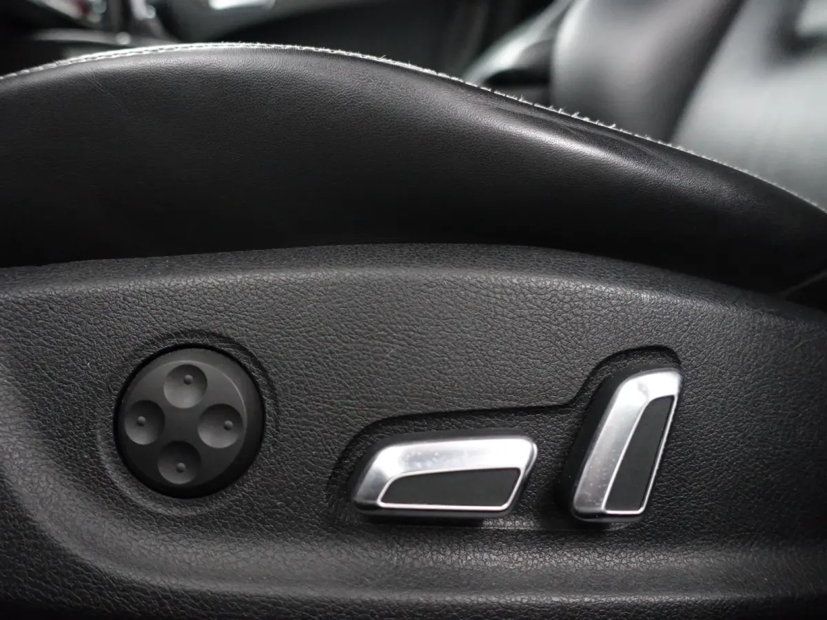 3.0 TFSI S4 quattro Pro Line- Schuifdak, Carbon, Memory Seats, Spoiler Design Pakket