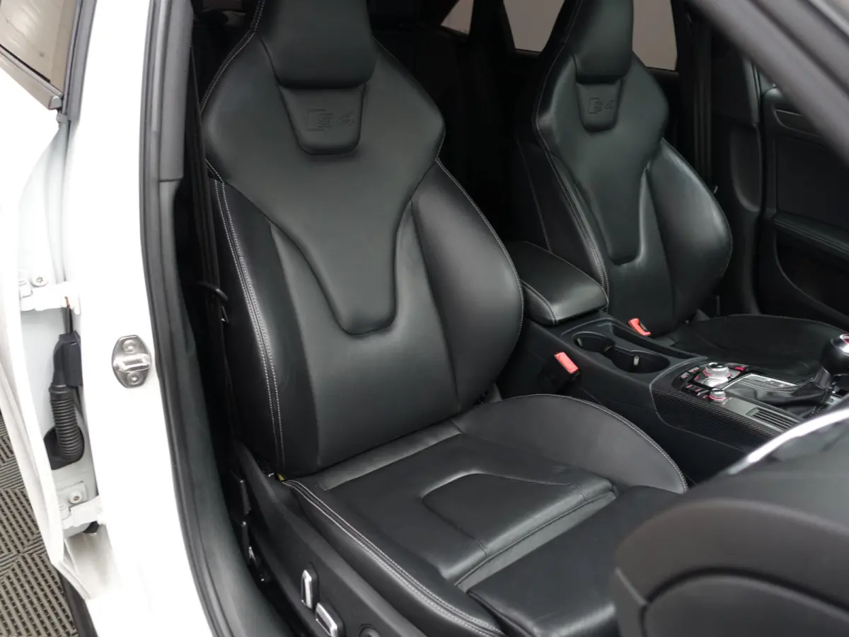 3.0 TFSI S4 quattro Pro Line- Schuifdak, Carbon, Memory Seats, Spoiler Design Pakket