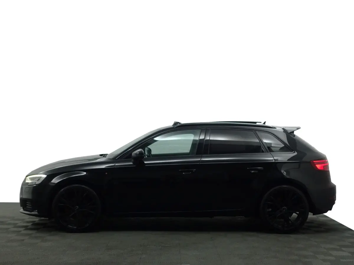 1.0 TFSI S Line Aut- Panoramadak, Xenon led, Black optic, Dynamic select, Sport Interieur