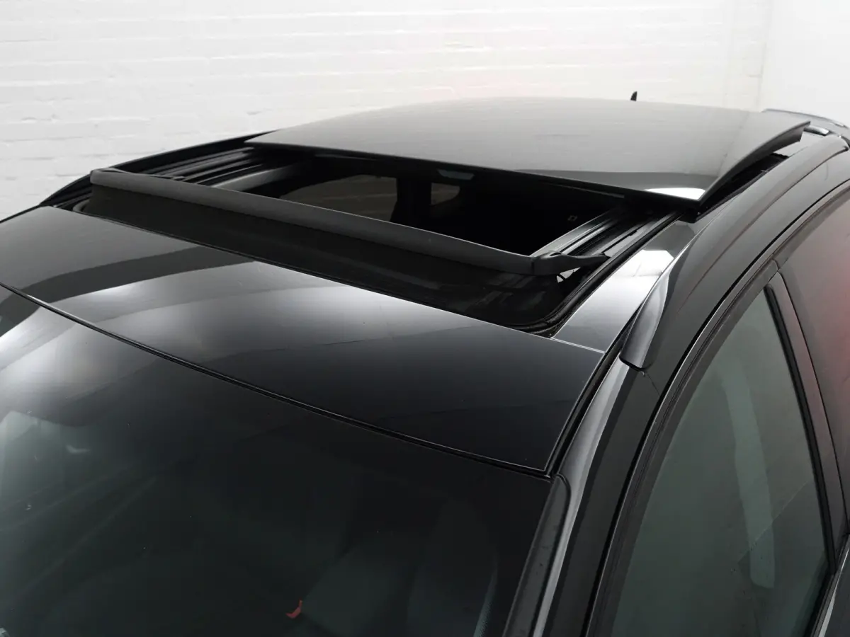 1.0 TFSI S Line Aut- Panoramadak, Xenon led, Black optic, Dynamic select, Sport Interieur