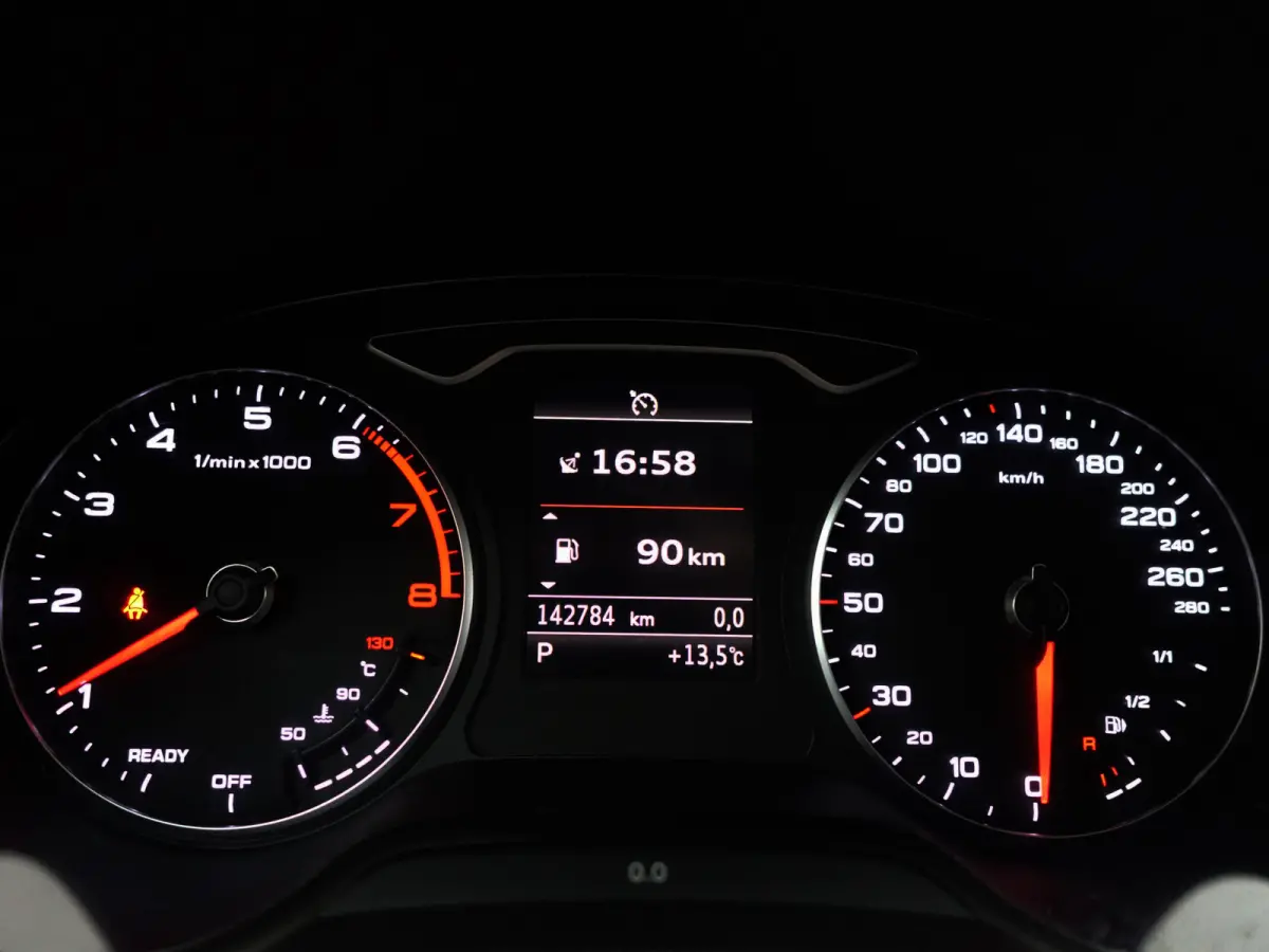 1.0 TFSI S Line Aut- Panoramadak, Xenon led, Black optic, Dynamic select, Sport Interieur