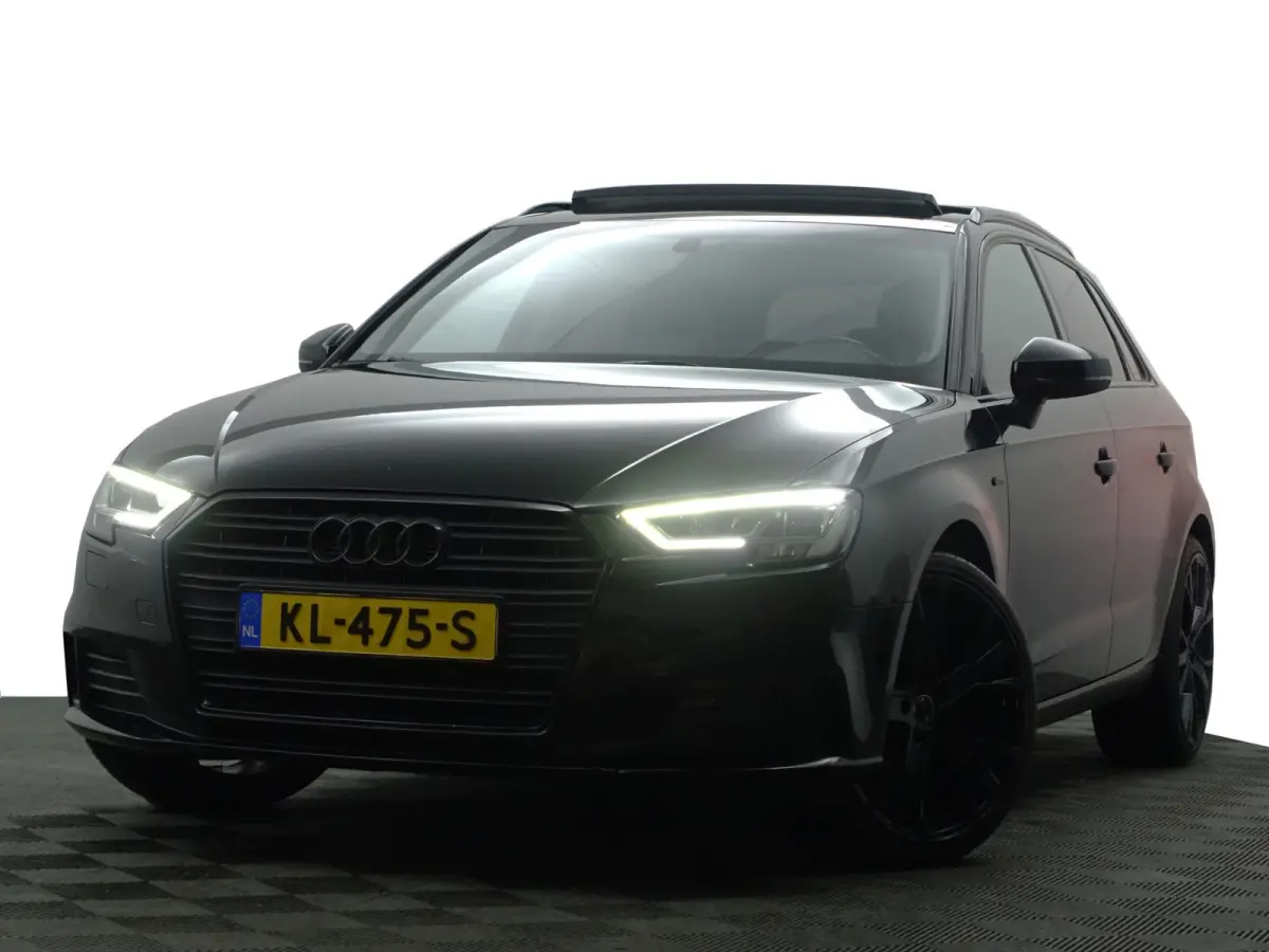 1.0 TFSI S Line Aut- Panoramadak, Xenon led, Black optic, Dynamic select, Sport Interieur