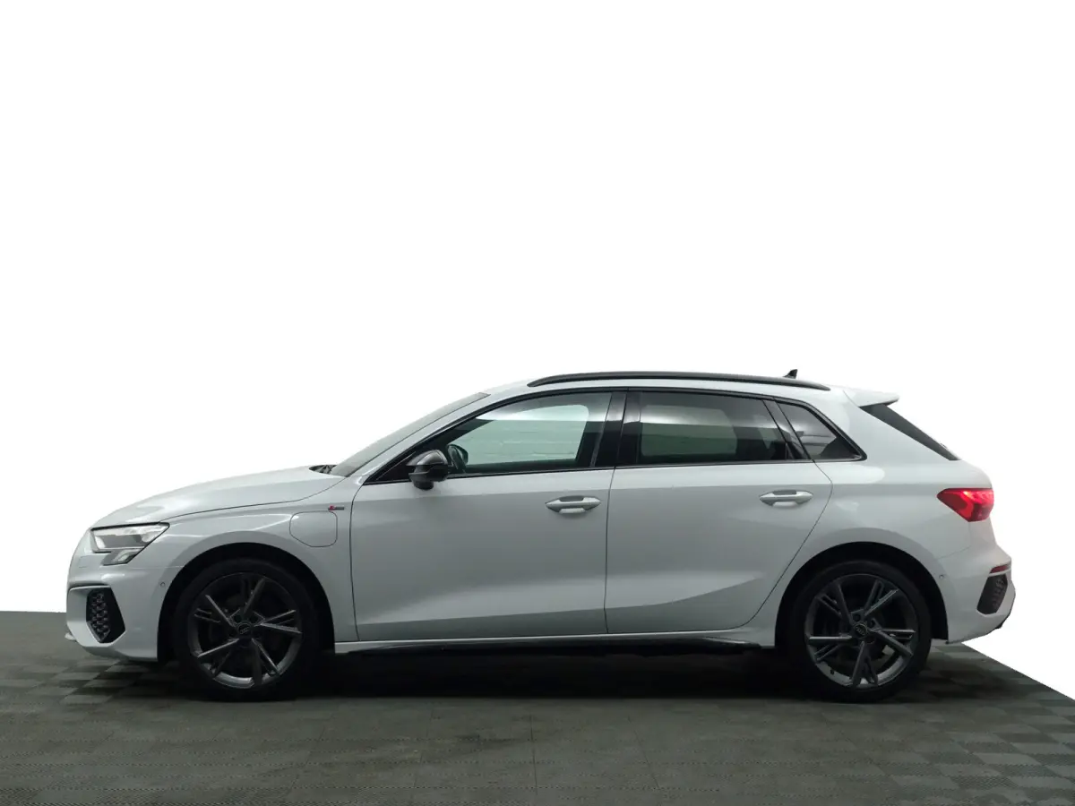 45 TFSI e S edition Competition- Xenon Led, Carplay, Android Auto, Sfeerverlichting, Dynamic Select, Privacy Glass