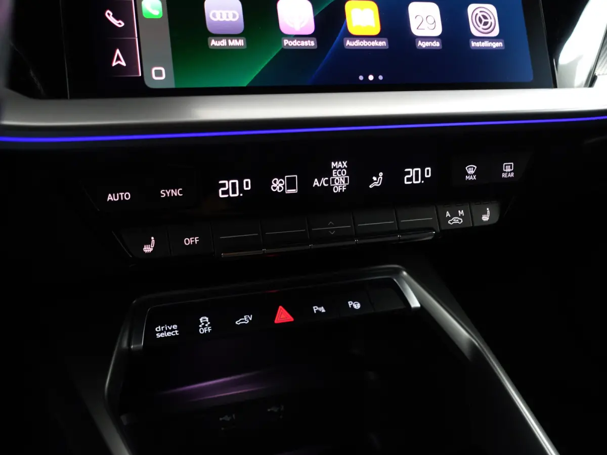 45 TFSI e S edition Competition- Xenon Led, Carplay, Android Auto, Sfeerverlichting, Dynamic Select, Privacy Glass