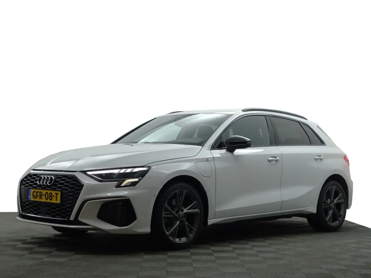 45 TFSI e S edition Competition- Xenon Led, Carplay, Android Auto, Sfeerverlichting, Dynamic Select, Privacy Glass