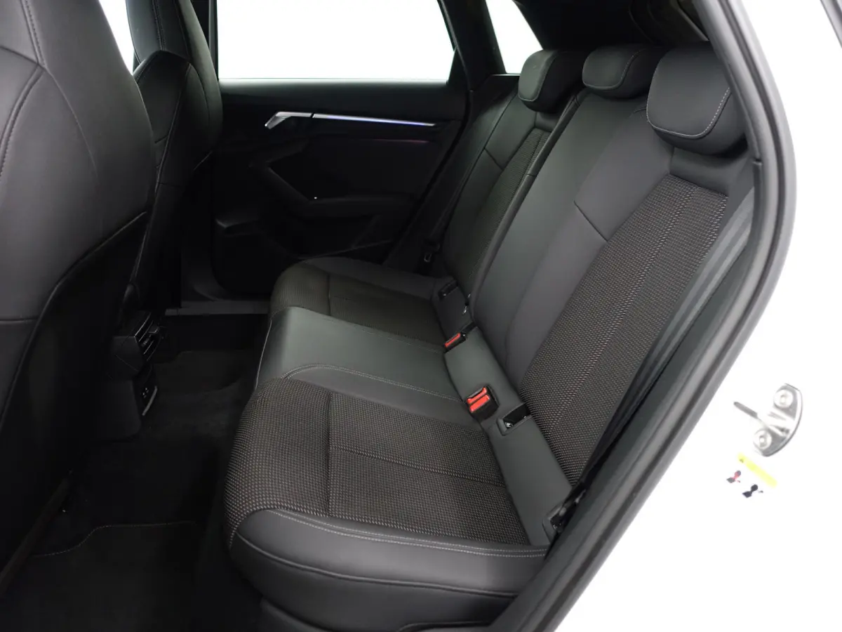 45 TFSI e S edition Competition- Xenon Led, Carplay, Android Auto, Sfeerverlichting, Dynamic Select, Privacy Glass