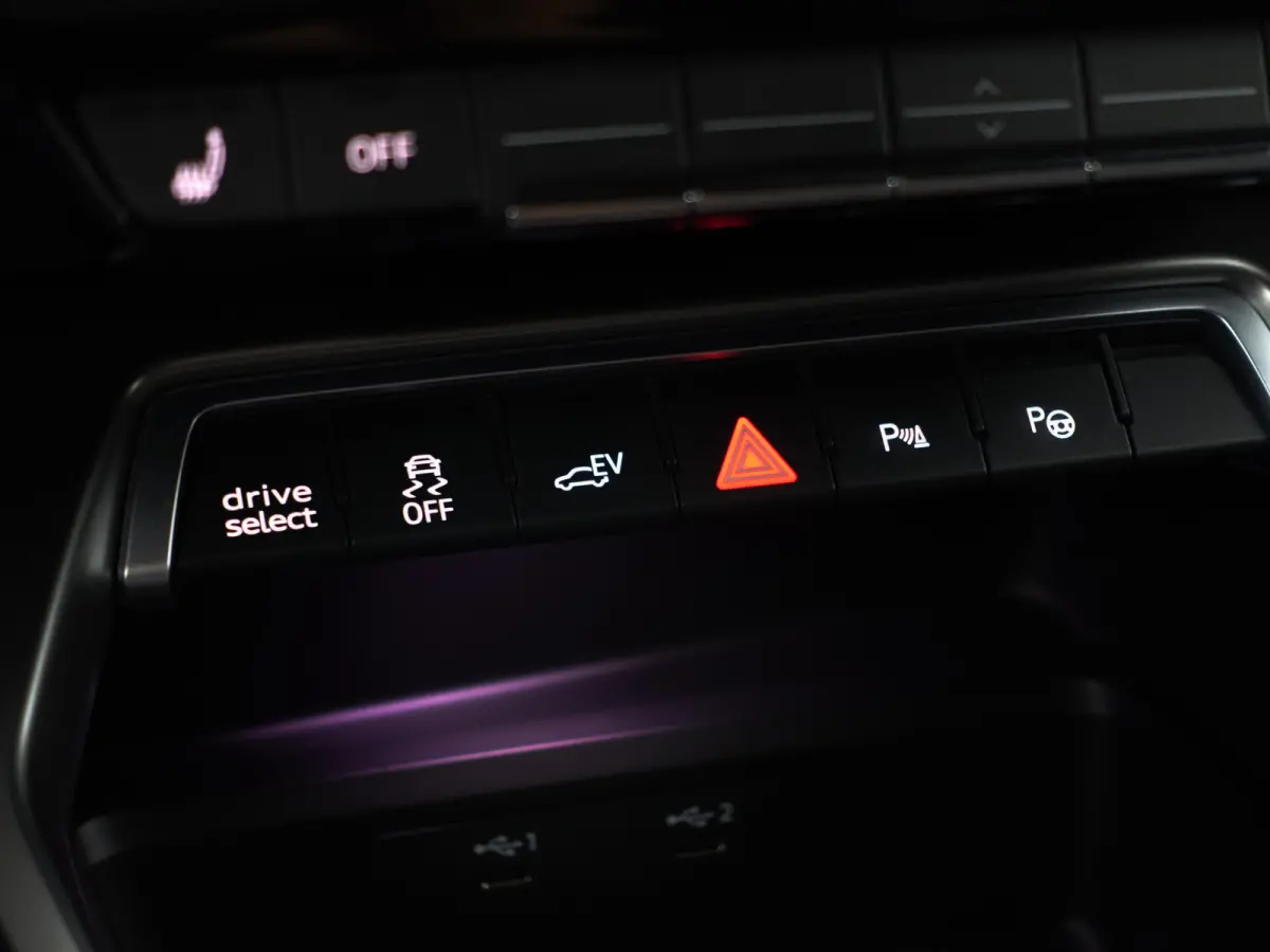 45 TFSI e S edition Competition- Xenon Led, Carplay, Android Auto, Sfeerverlichting, Dynamic Select, Privacy Glass
