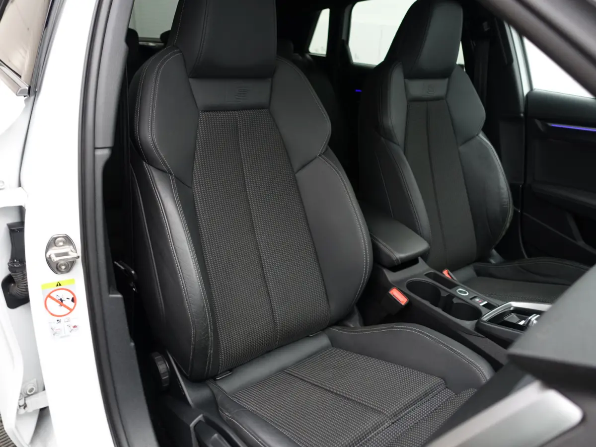 45 TFSI e S edition Competition- Xenon Led, Carplay, Android Auto, Sfeerverlichting, Dynamic Select, Privacy Glass