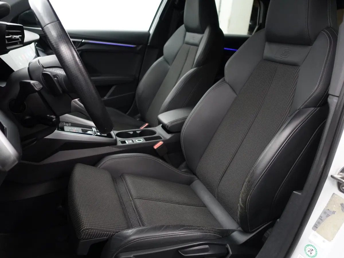 45 TFSI e S edition Competition- Xenon Led, Carplay, Android Auto, Sfeerverlichting, Dynamic Select, Privacy Glass