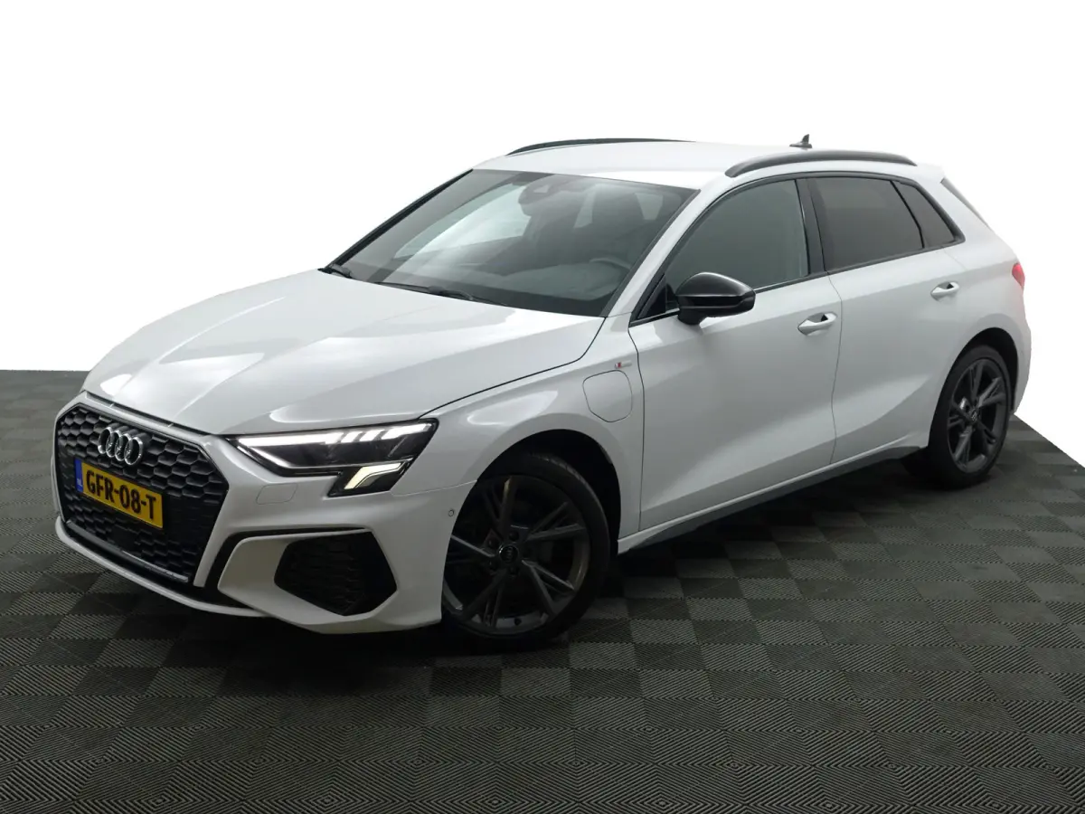 45 TFSI e S edition Competition- Xenon Led, Carplay, Android Auto, Sfeerverlichting, Dynamic Select, Privacy Glass