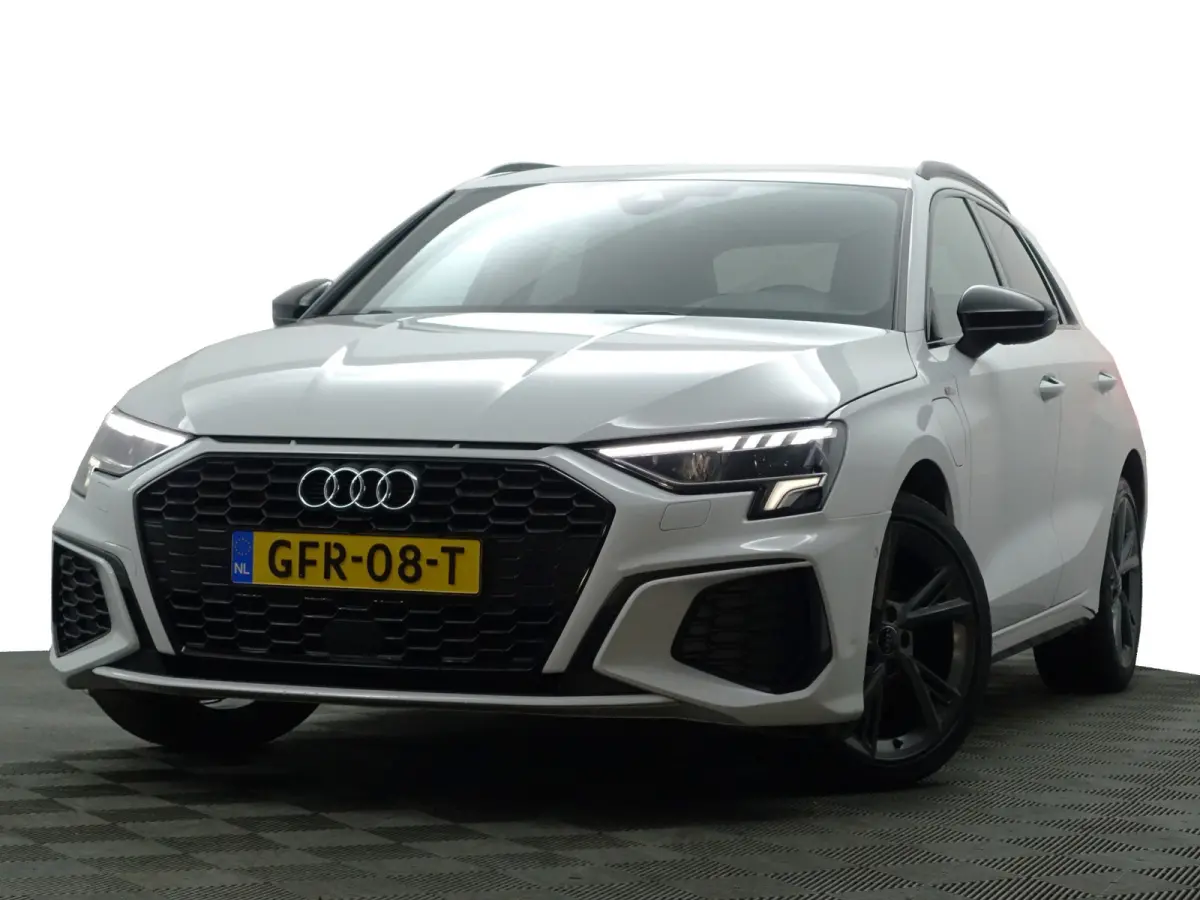 45 TFSI e S edition Competition- Xenon Led, Carplay, Android Auto, Sfeerverlichting, Dynamic Select, Privacy Glass