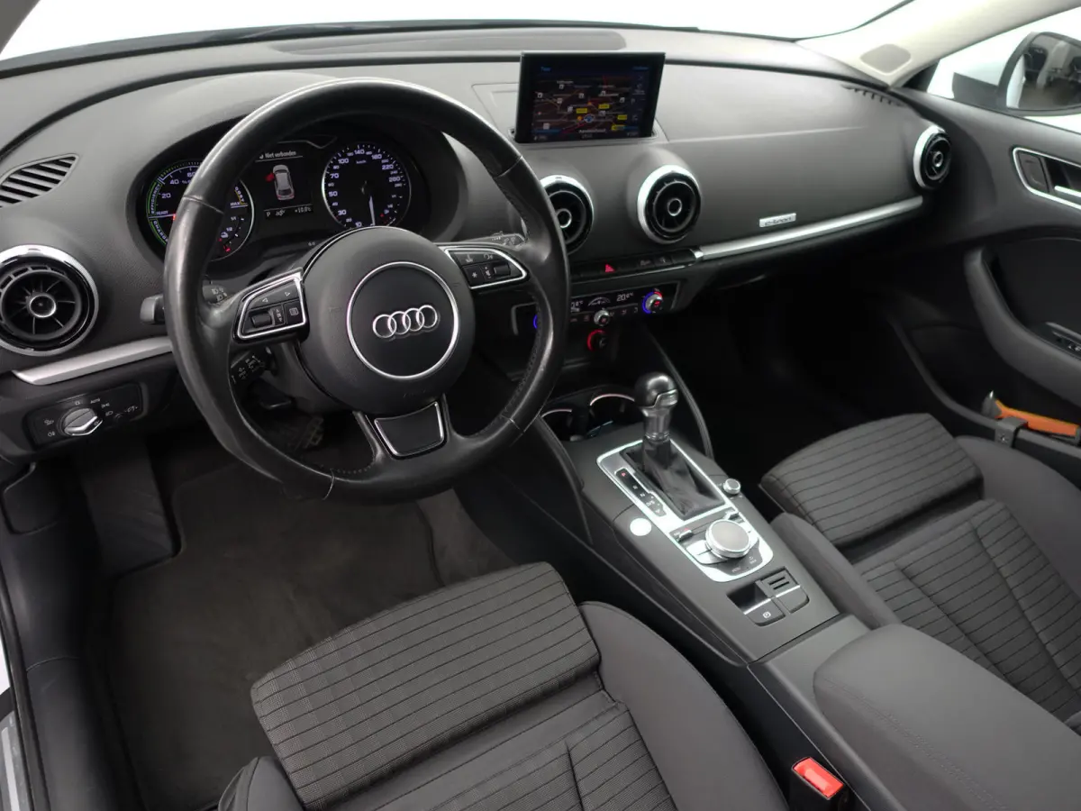 1.4 e-tron PHEV Pro Line plus Aut- Nap 99dkm, Panoramadak, Xenon Led, Keyless, Standkachel, Dynamic Select