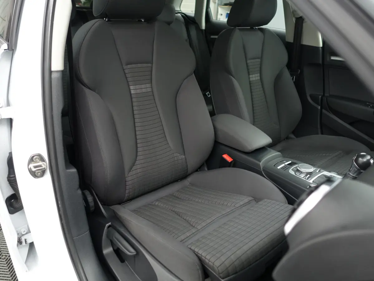 1.4 e-tron PHEV Pro Line plus Aut- Nap 99dkm, Panoramadak, Xenon Led, Keyless, Standkachel, Dynamic Select