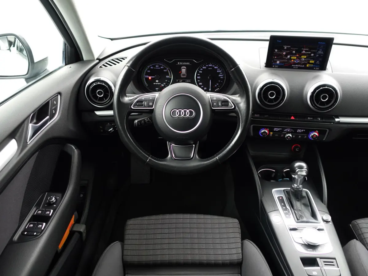 1.4 e-tron PHEV Pro Line plus Aut- Nap 99dkm, Panoramadak, Xenon Led, Keyless, Standkachel, Dynamic Select