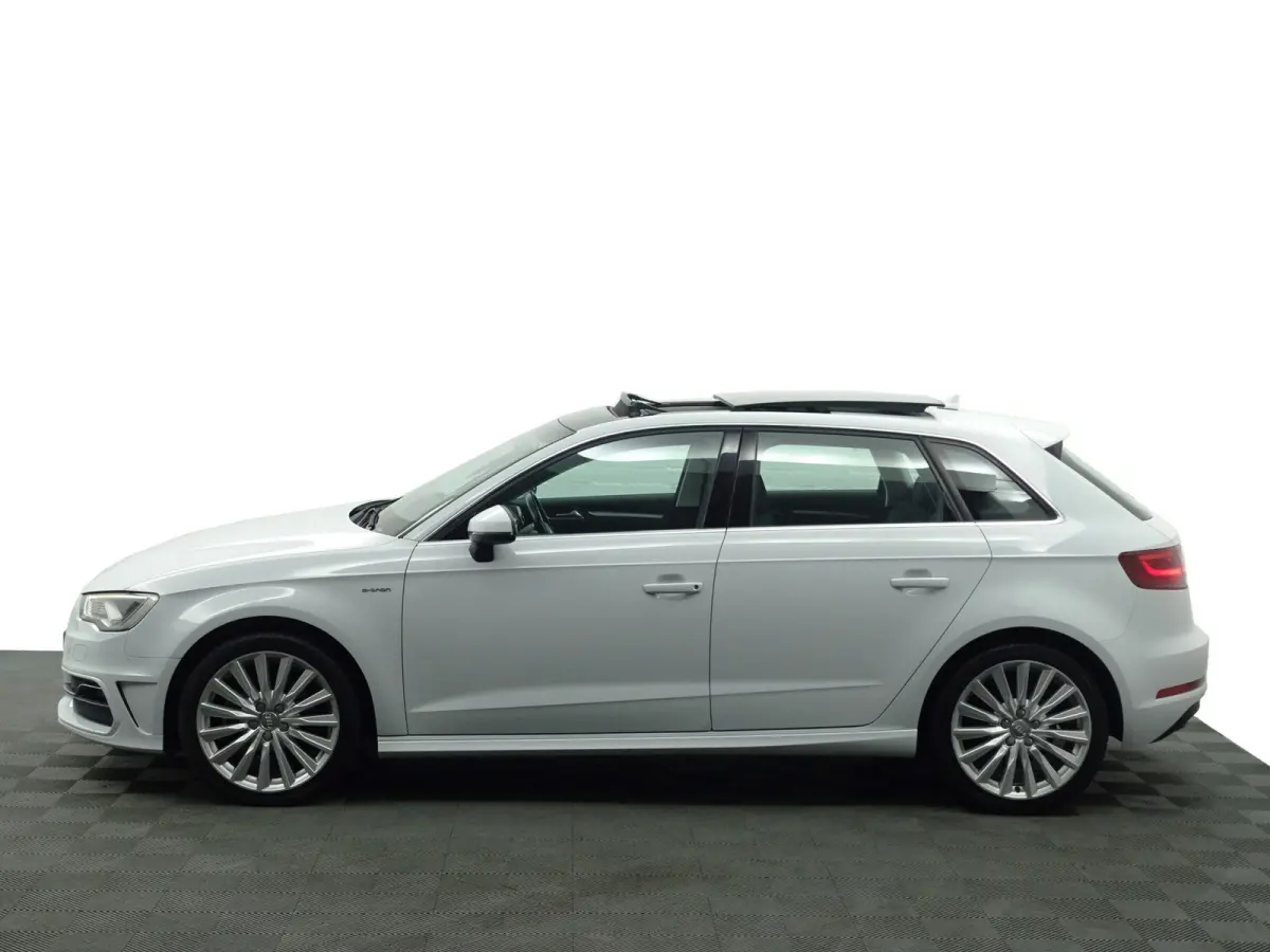 1.4 e-tron PHEV Pro Line plus Aut- Nap 99dkm, Panoramadak, Xenon Led, Keyless, Standkachel, Dynamic Select