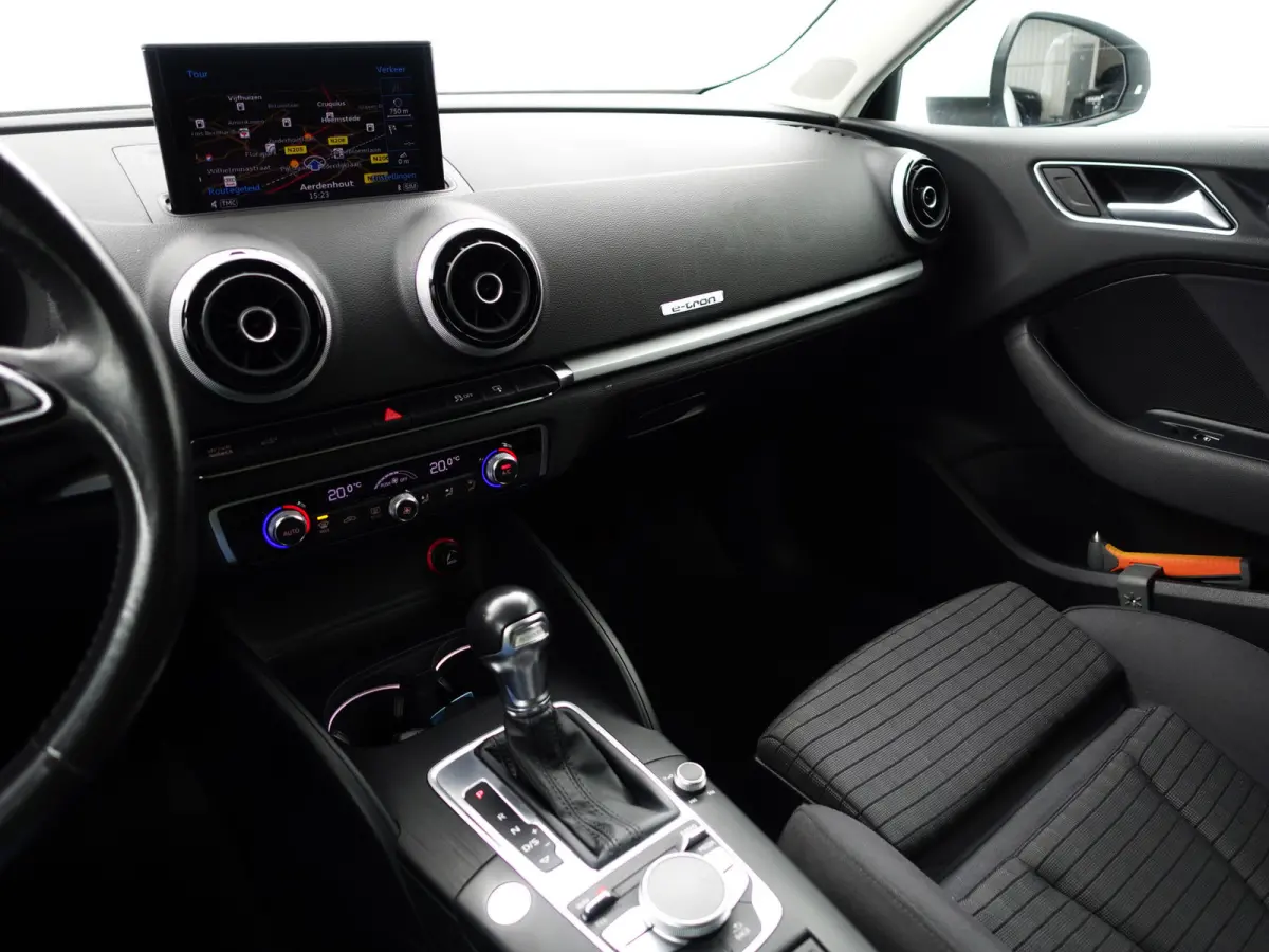 1.4 e-tron PHEV Pro Line plus Aut- Nap 99dkm, Panoramadak, Xenon Led, Keyless, Standkachel, Dynamic Select