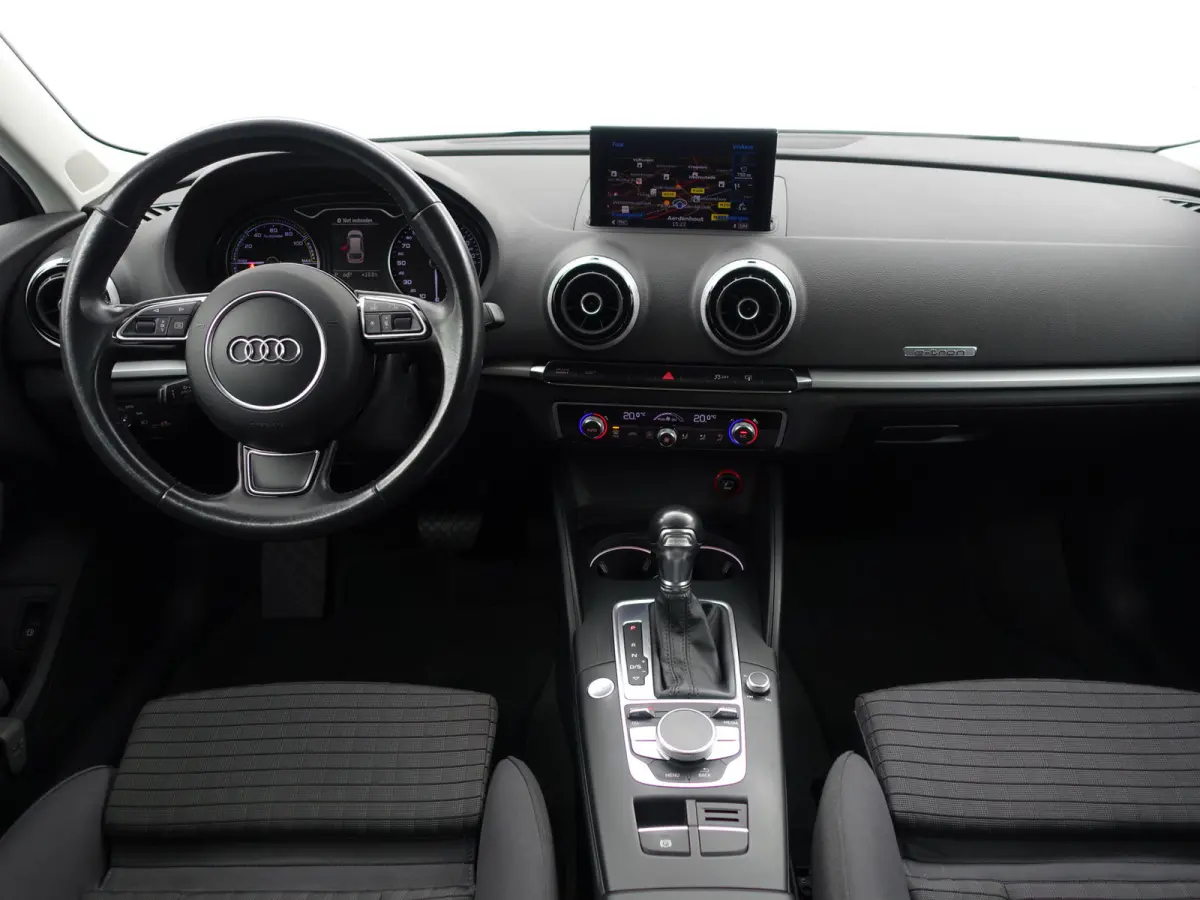 1.4 e-tron PHEV Pro Line plus Aut- Nap 99dkm, Panoramadak, Xenon Led, Keyless, Standkachel, Dynamic Select