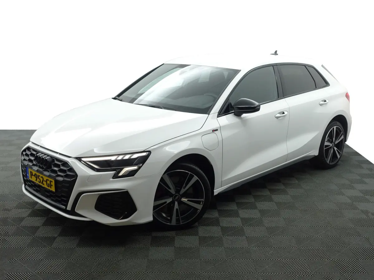 45 TFSI e S edition Competition Aut- Carplay, Xenon Led, Ada Cruise, Dynamic Select, Standkachel, Virtual Cockpit