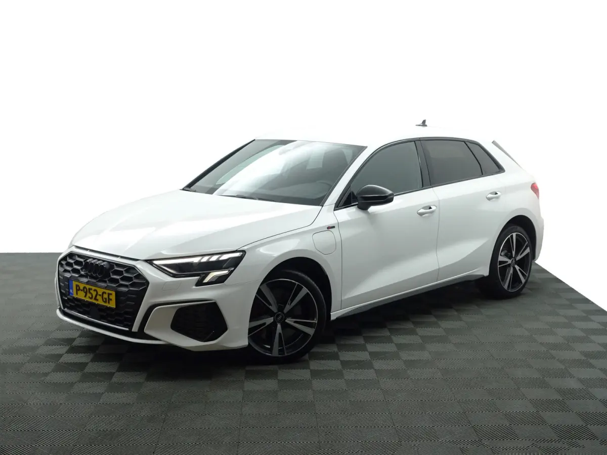 45 TFSI e S edition Competition Aut- Carplay, Xenon Led, Ada Cruise, Dynamic Select, Standkachel, Virtual Cockpit
