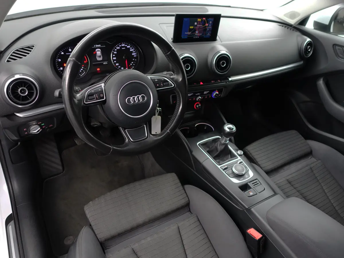 1.4 TFSI Pro Line S- Panoramadak, Dynamic Select, Stoelverwarming, Park Assist, Xenon Led, Sport Interieur