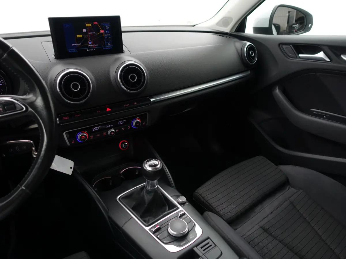 1.4 TFSI Pro Line S- Panoramadak, Dynamic Select, Stoelverwarming, Park Assist, Xenon Led, Sport Interieur