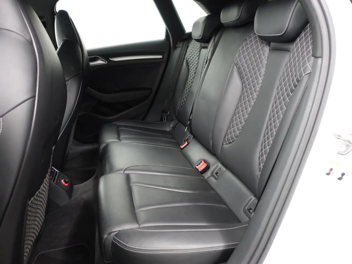 1.4 e-tron S Competition Aut- RS Interieur, Panoramadak, Sfeerverlichting, Xenon Led, Keyless, Standkachel