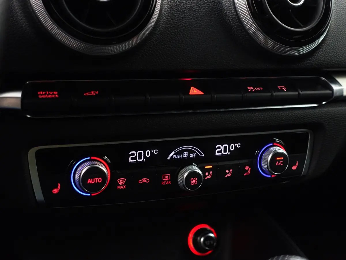 1.4 e-tron S Competition Aut- RS Interieur, Panoramadak, Sfeerverlichting, Xenon Led, Keyless, Standkachel