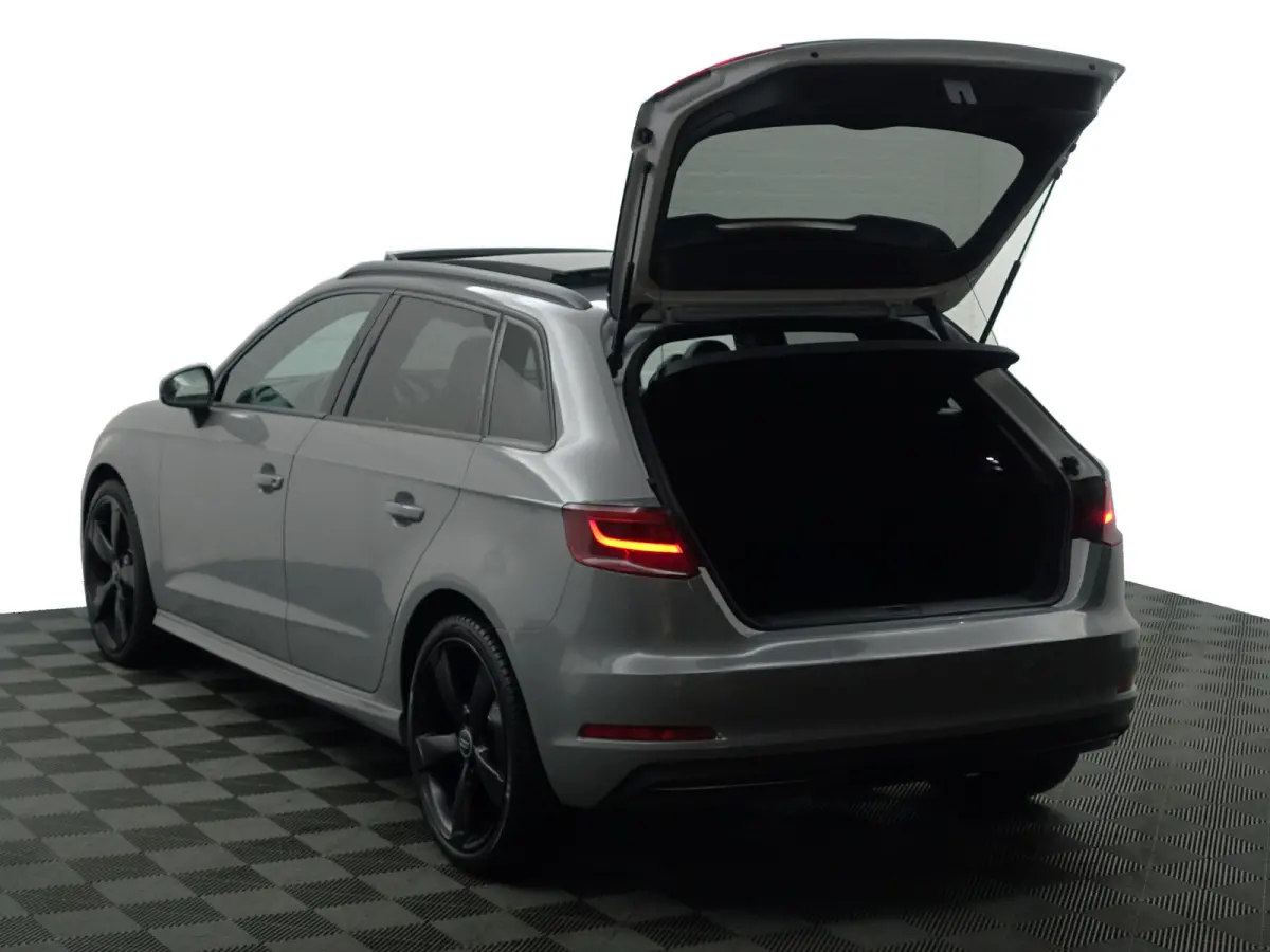 1.4 e-tron S Competition Aut- RS Interieur, Panoramadak, Sfeerverlichting, Xenon Led, Keyless, Standkachel