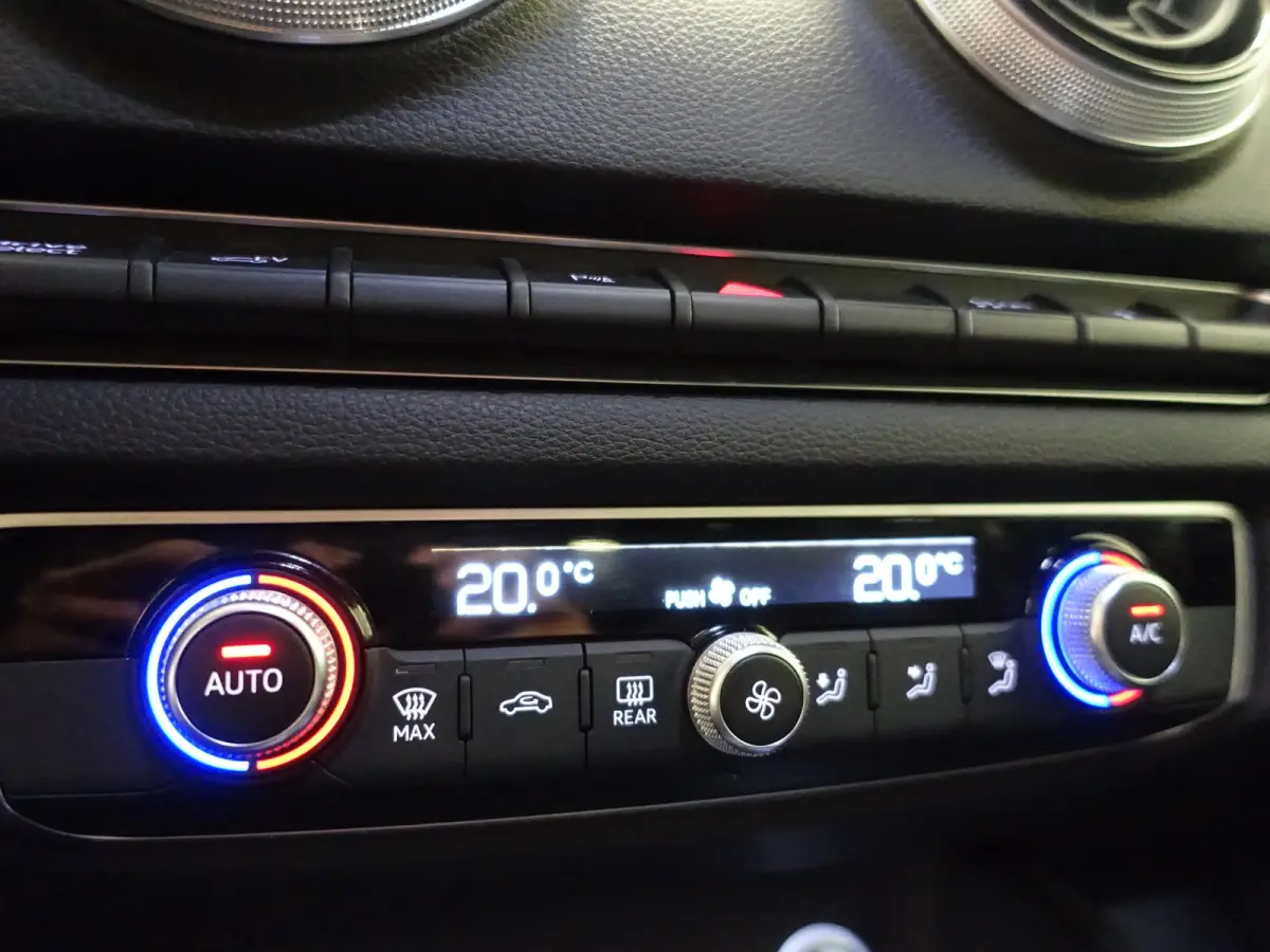 1.4 e-tron Pro Line S Aut- Facelift, Virtual Cockpit, Sport Interieur, Xenon led Matrix, Bang Olufsen, Keyless