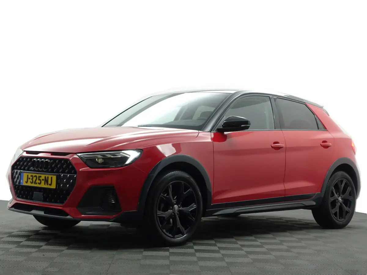 Citycarver 30 TFSI S Line Aut- Two Tone, Xenon Led, CarPlay, Virtual Cockpit, Keyless, Stoelverwarming