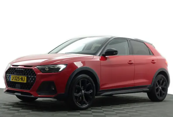 Citycarver 30 TFSI S Line Aut- Two Tone, Xenon Led, CarPlay, Virtual Cockpit, Keyless, Stoelverwarming