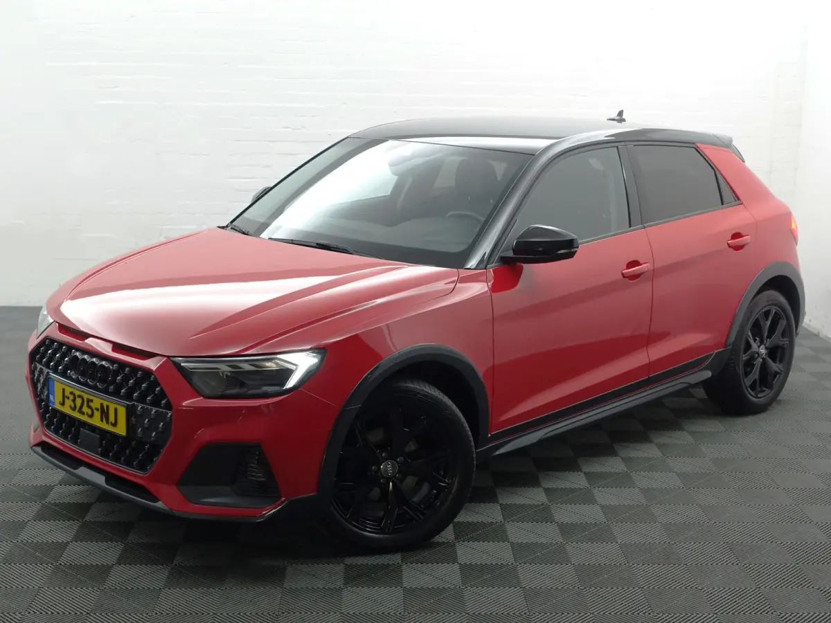 Citycarver 30 TFSI S Line Aut- Two Tone, Xenon Led, CarPlay, Virtual Cockpit, Keyless, Stoelverwarming