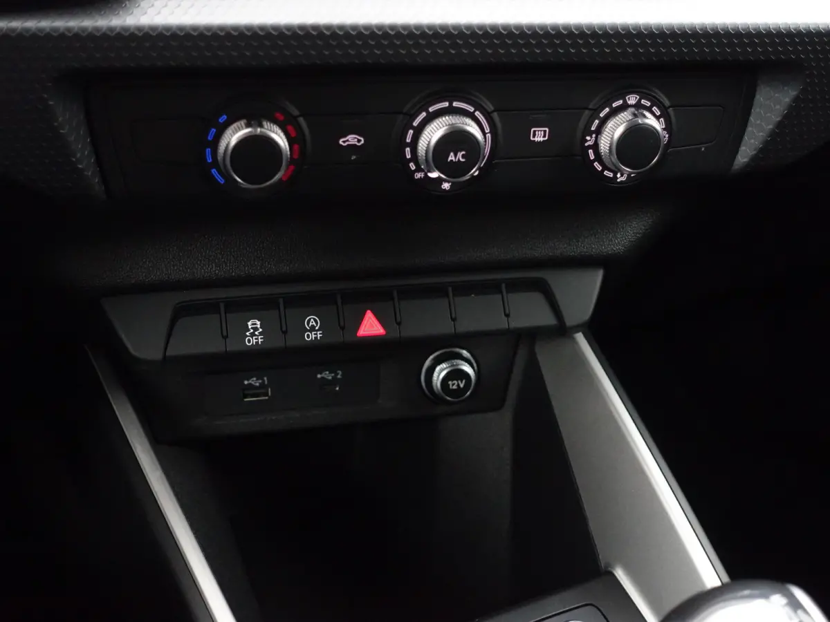 25 TFSI epic- NAP 9dkm, Carplay, Android Auto, Privacy Glass, Virtual Cockpit, Rijstrooksensor
