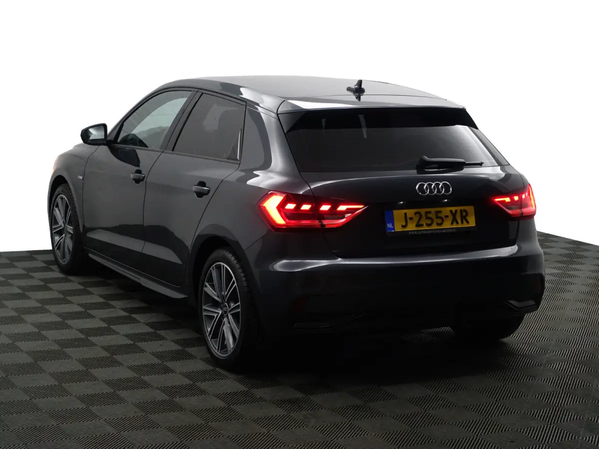 25 TFSI epic- NAP 9dkm, Carplay, Android Auto, Privacy Glass, Virtual Cockpit, Rijstrooksensor