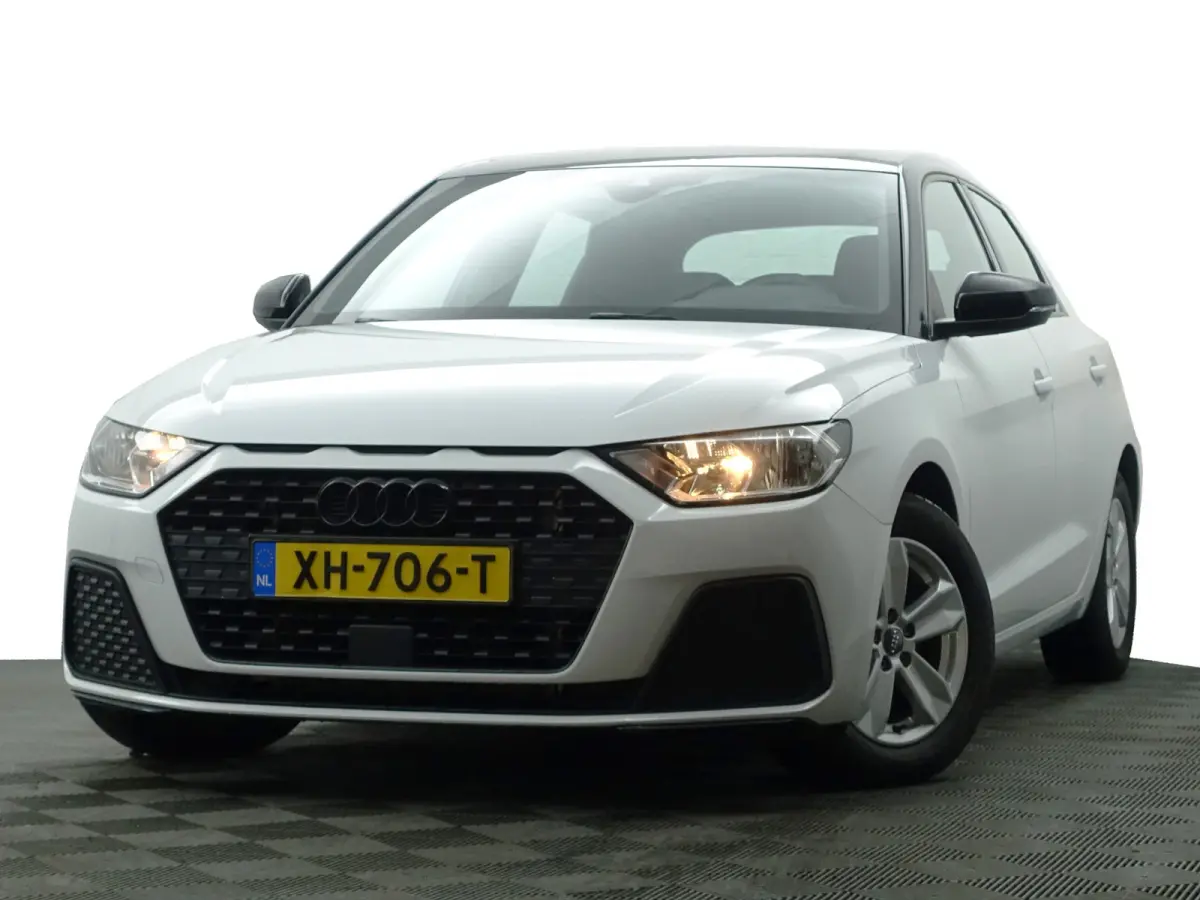 30 TFSI Pro Line Aut- Two Tone, Virtual Cockpit, Keyless, Lane Assist, Cruise