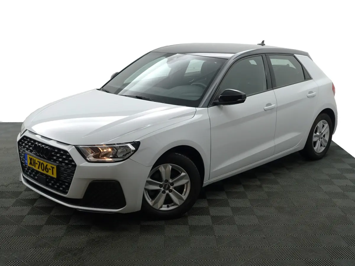 30 TFSI Pro Line Aut- Two Tone, Virtual Cockpit, Keyless, Lane Assist, Cruise