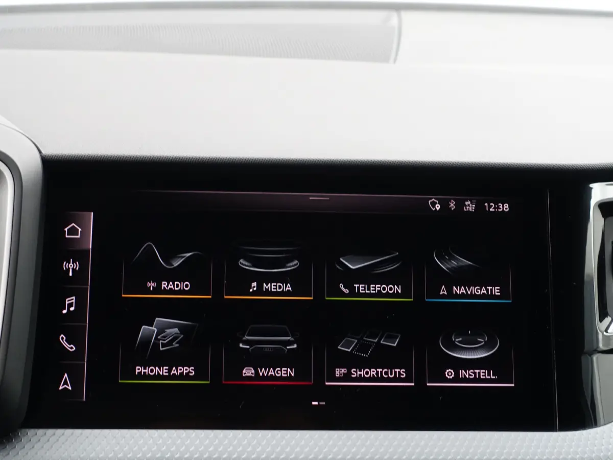 30 TFSI Pro Line Aut- Two Tone, Virtual Cockpit, Keyless, Lane Assist, Cruise
