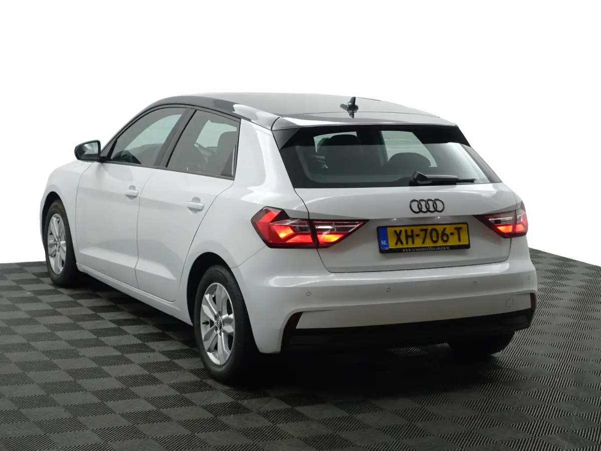 30 TFSI Pro Line Aut- Two Tone, Virtual Cockpit, Keyless, Lane Assist, Cruise