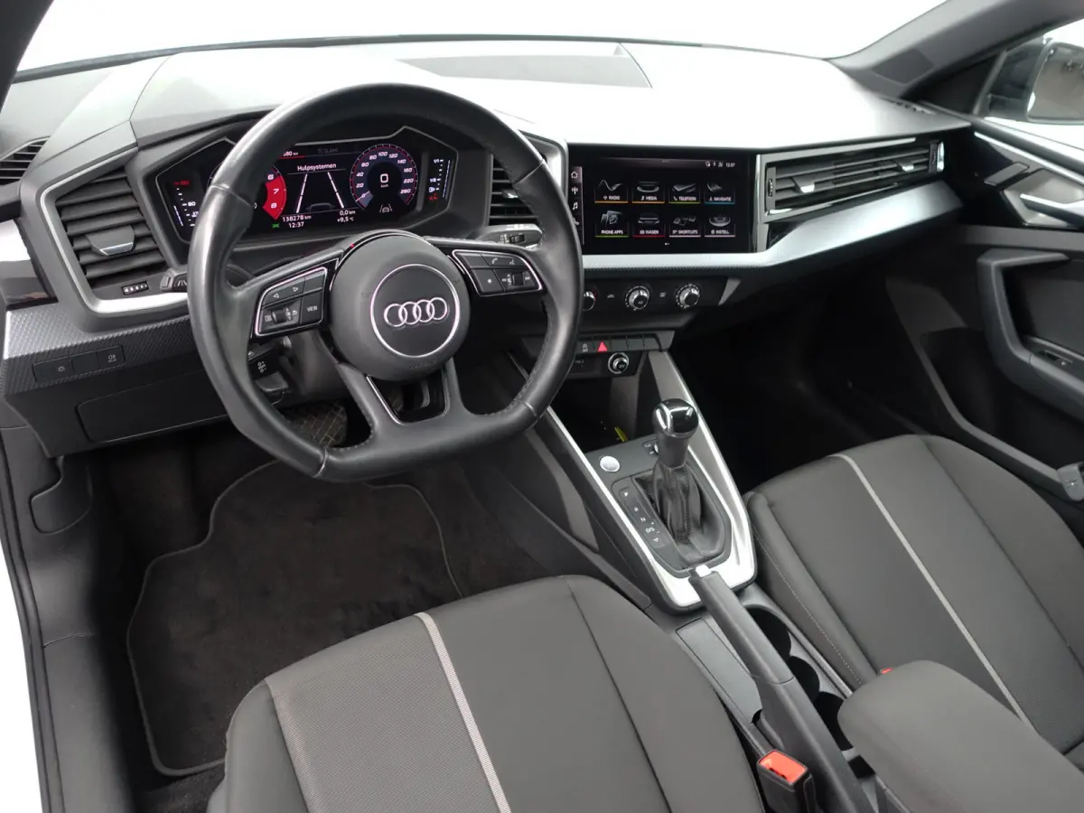 30 TFSI Pro Line Aut- Two Tone, Virtual Cockpit, Keyless, Lane Assist, Cruise