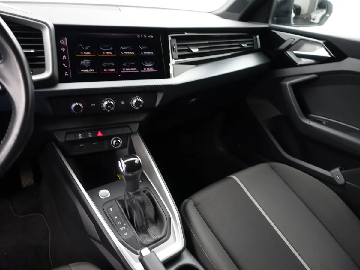 30 TFSI Pro Line Aut- Two Tone, Virtual Cockpit, Keyless, Lane Assist, Cruise