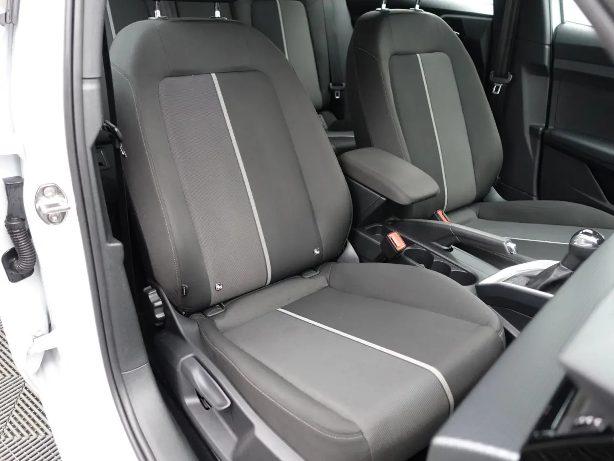 30 TFSI Pro Line Aut- Two Tone, Virtual Cockpit, Keyless, Lane Assist, Cruise