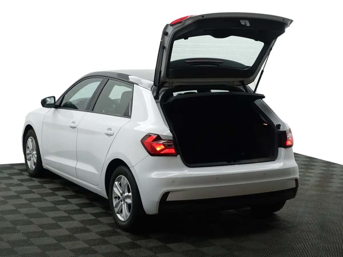 30 TFSI Pro Line Aut- Two Tone, Virtual Cockpit, Keyless, Lane Assist, Cruise